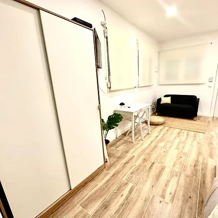 Cozy Studio Near Sants Estacion Apartment *