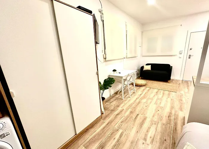 Cozy Studio Near Sants Estacion Apartment *